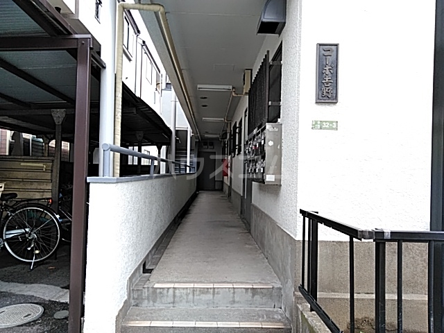 2/5 エントランス