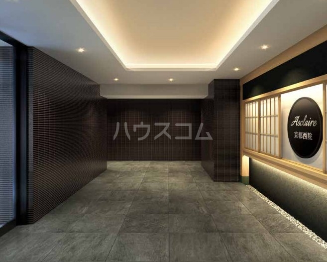 23/30 エントランス