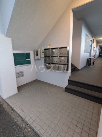 22/26 エントランス