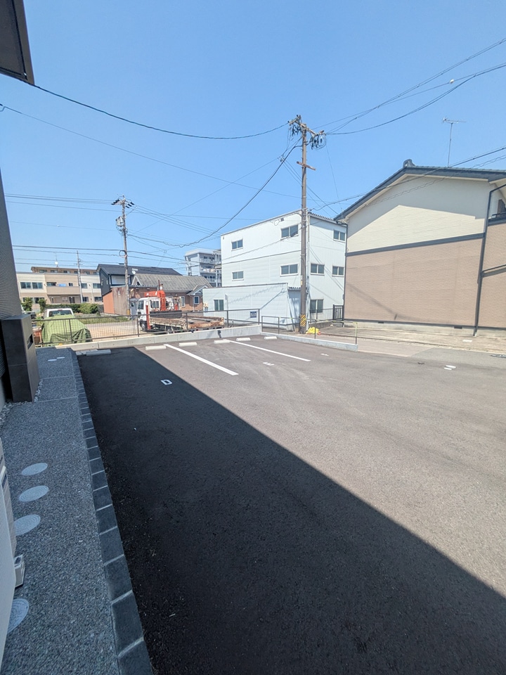 2/2 駐車場