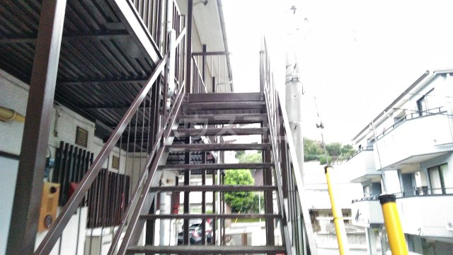 27/30 エントランス