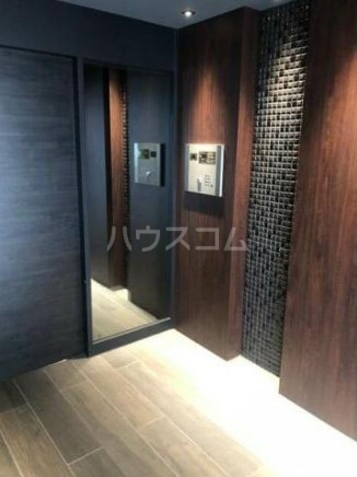 13/17 エントランス