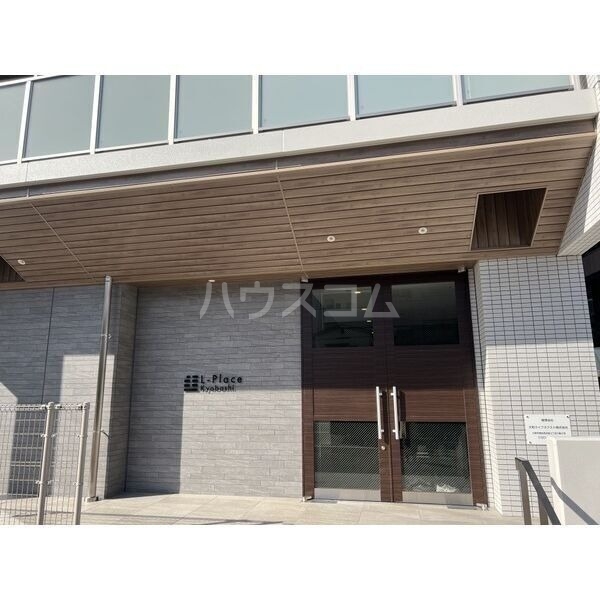 17/23 エントランス