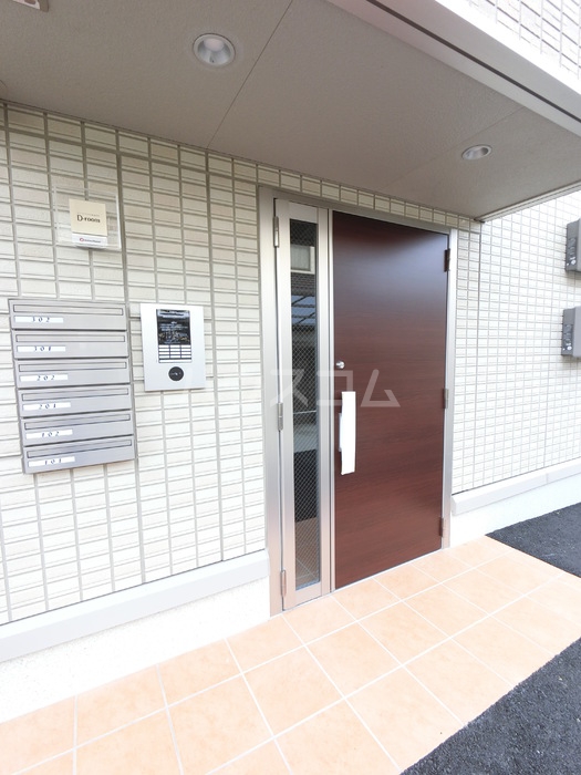 28/30 エントランス