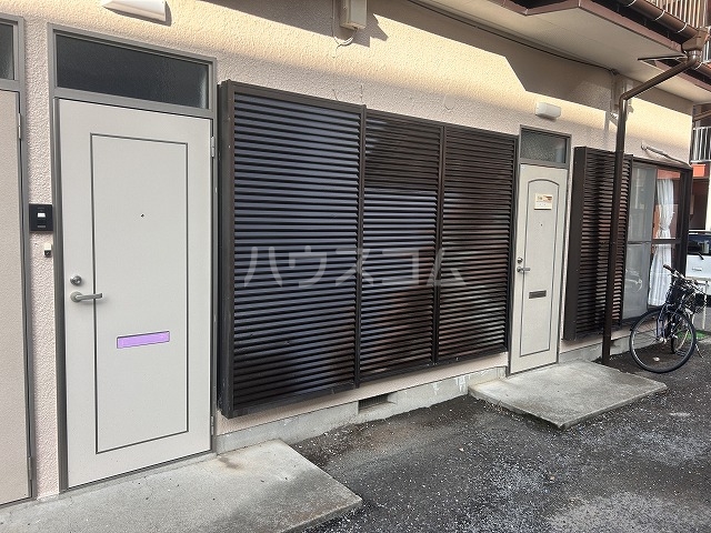 28/30 エントランス