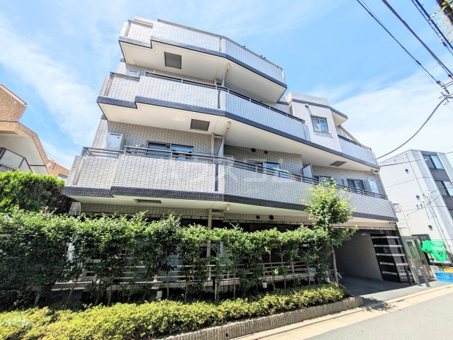 グランジュール明大前の外観