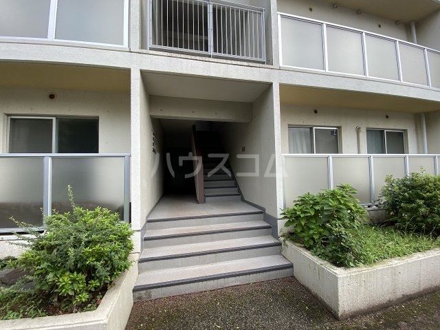 25/30 エントランス