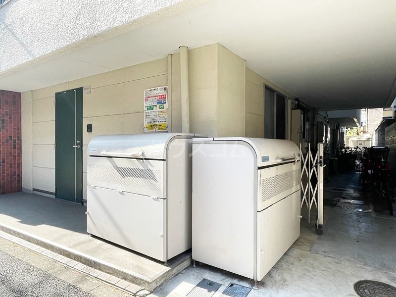 15/21 エントランス