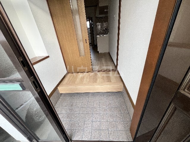 14/30 玄関