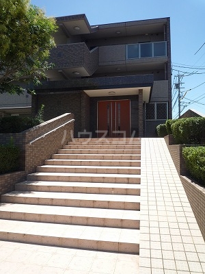 22/30 エントランス