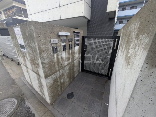 29/30 エントランス