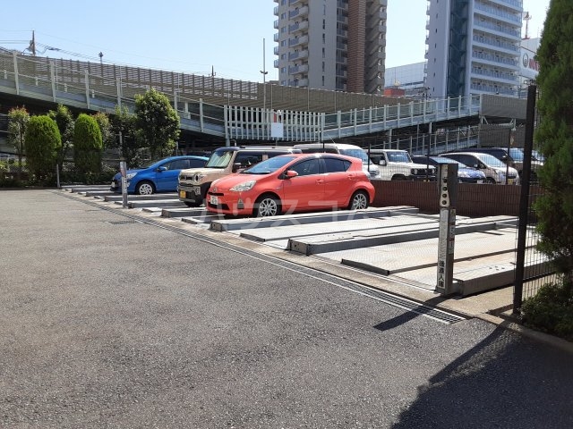 2/4 駐車場