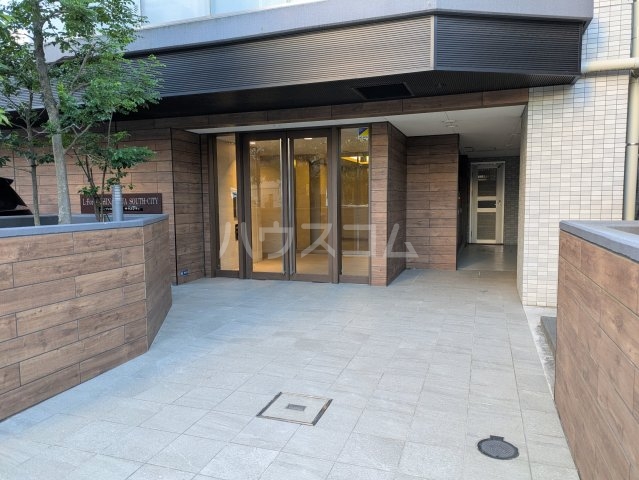 2/5 エントランス