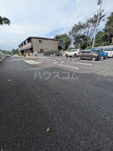 27/30 駐車場