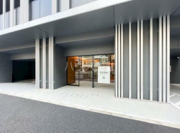 16/18 エントランス