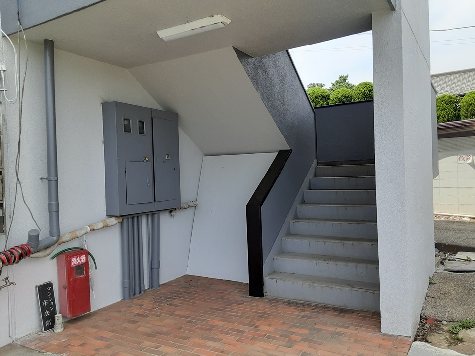 24/30 エントランス