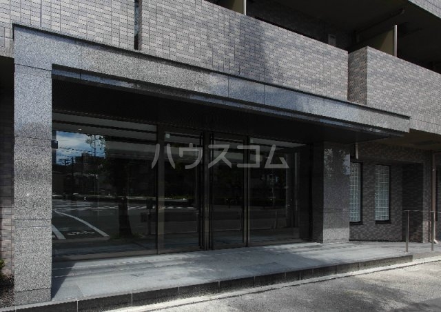 21/23 エントランス