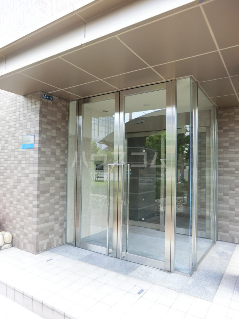 17/18 エントランス