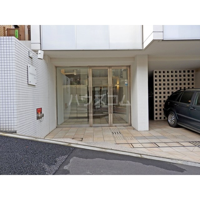 16/16 エントランス