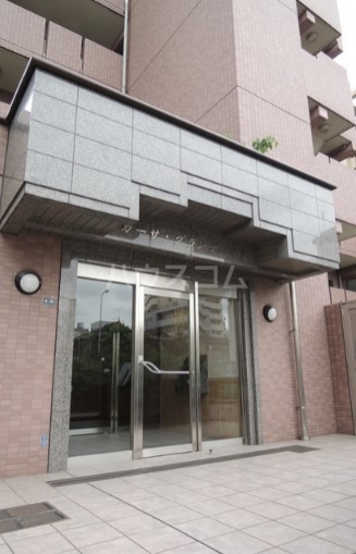 18/24 エントランス