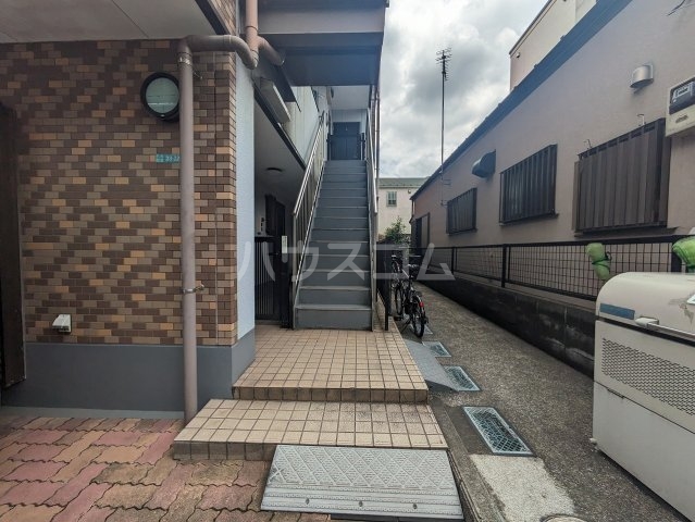 25/30 エントランス