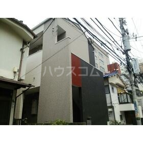 シャンブル東新宿の外観