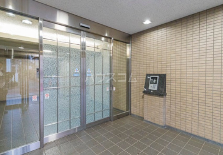 14/21 エントランス