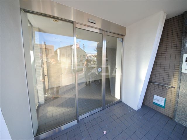 25/30 エントランス