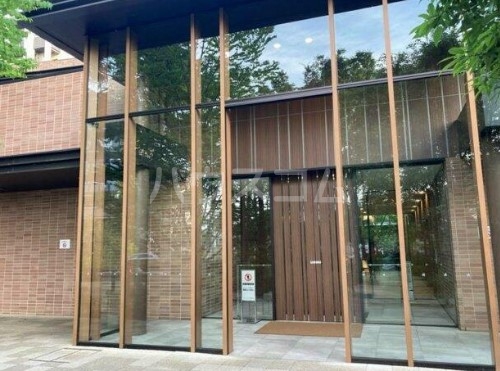 20/28 エントランス