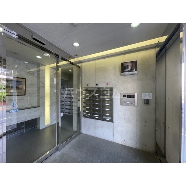 2/3 エントランス