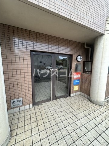 18/26 エントランス