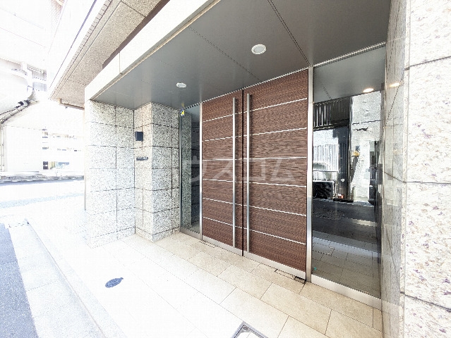 20/28 エントランス