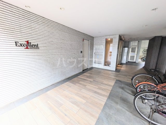 26/28 エントランス