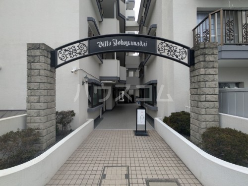 26/30 エントランス