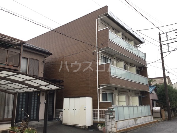 23/30 エントランス