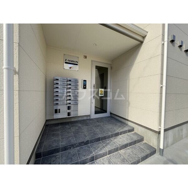 13/21 エントランス