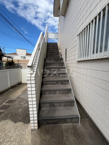 24/30 エントランス