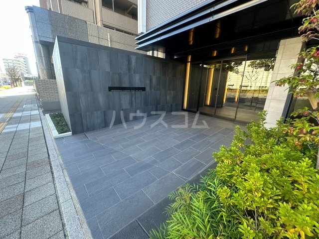 28/30 エントランス