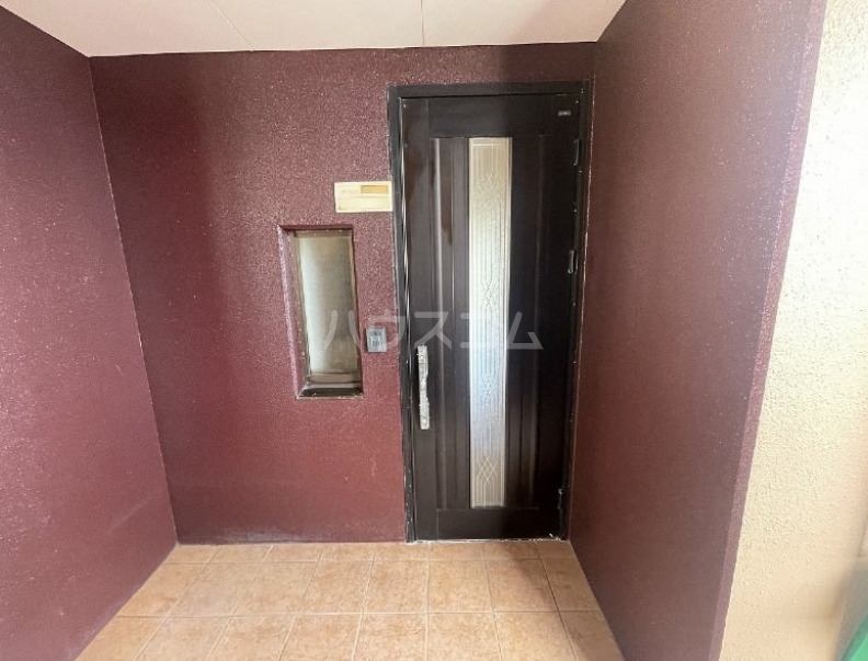 16/21 エントランス