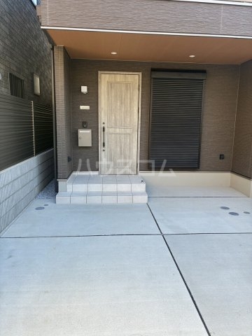 28/30 エントランス