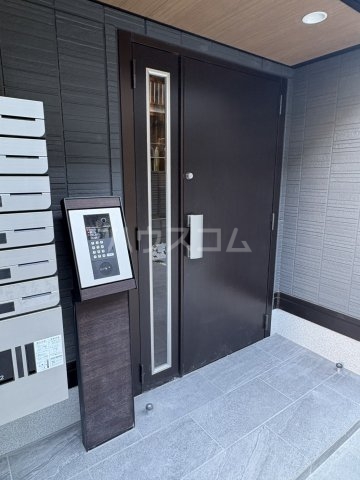 28/29 エントランス