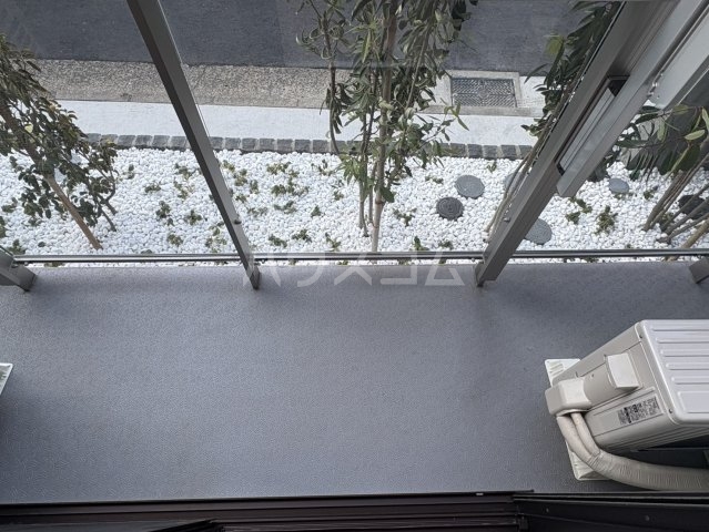 20/27 バルコニー