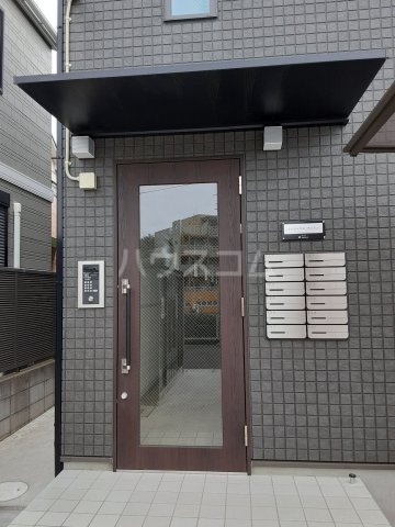 23/30 エントランス