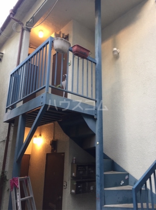 2/2 エントランス