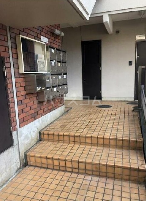 2/3 エントランス