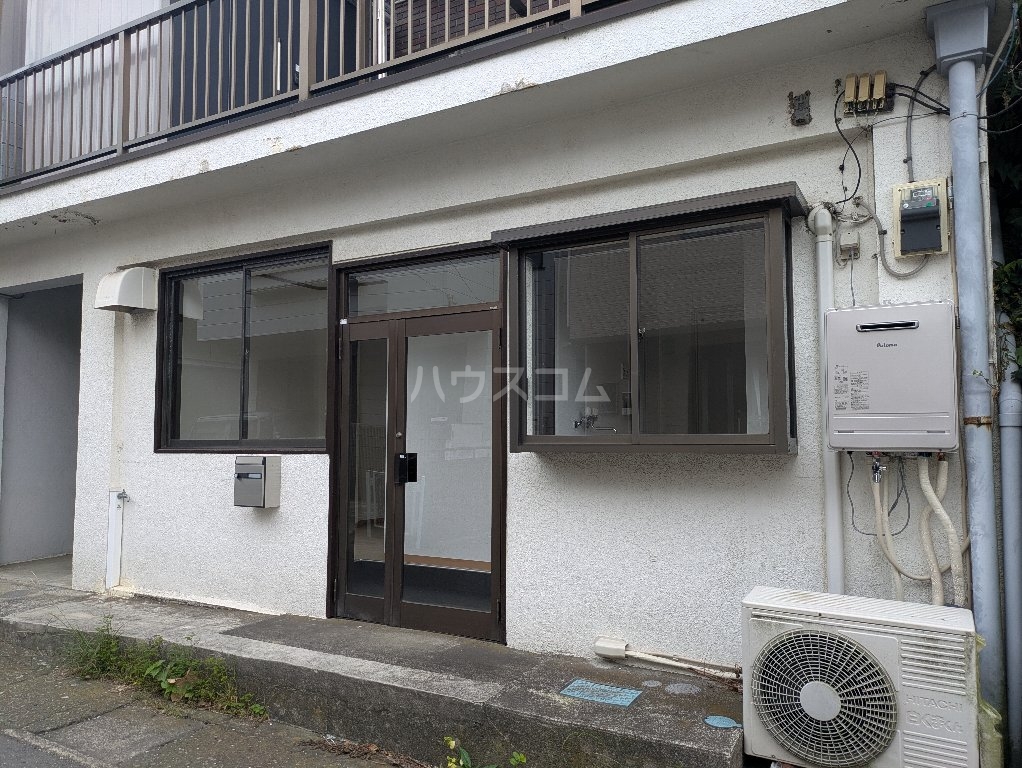 2/3 エントランス