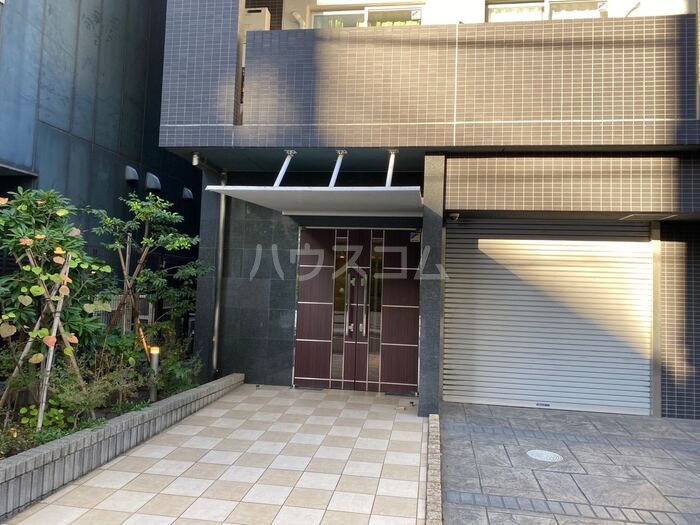 2/2 エントランス