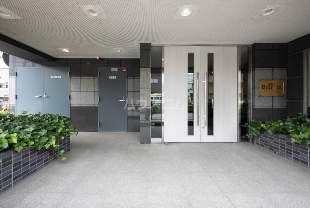 16/25 エントランス