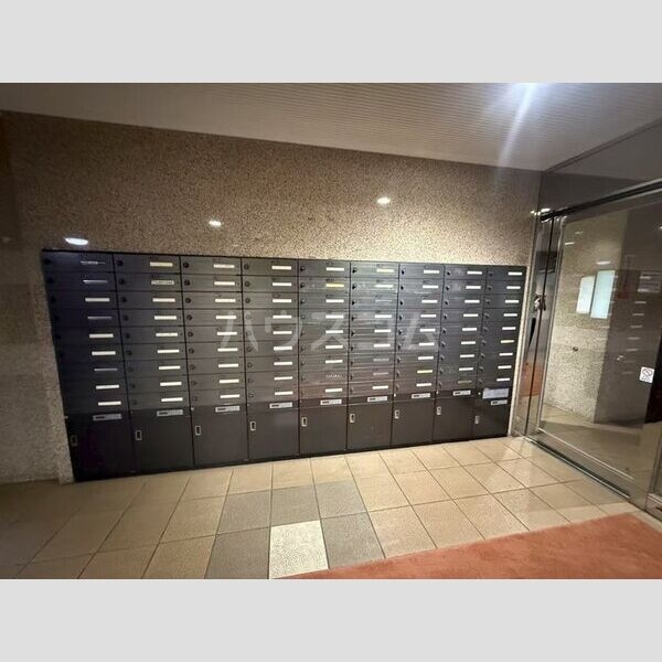 13/23 エントランス