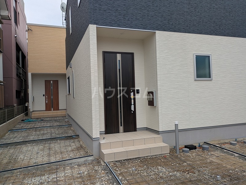 25/30 エントランス